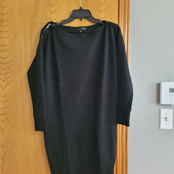 4 dresses - Picture 4 of 4